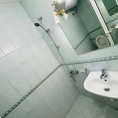 Sunny Hоuse 105 One Bedroom Apartment *