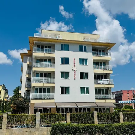 Sunny Hоuse 105 One Bedroom Apartment *